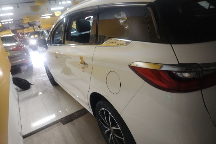 Used BYD Song MAX 2017 1.5T Automatic Smart Connect Elite 7-Seater
