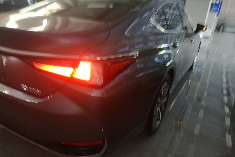 Used Lexus ES 2020 200 Excellence Edition
