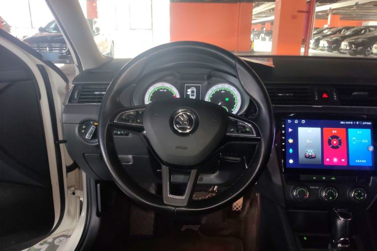 Used Skoda Octavia 2018 1.6L Automatic Luxury Edition