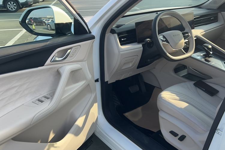 Used Roewe D5X DMH 2024 135 Tech Edition
