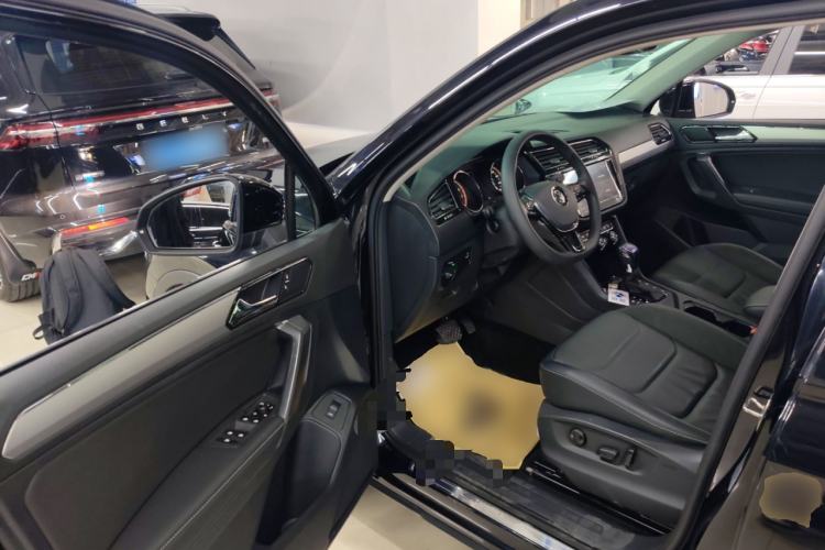 Used Volkswagen Tiguan L 2020 330TSI Automatic Two-Wheel Drive Smart Luxury Edition China VI Standard
