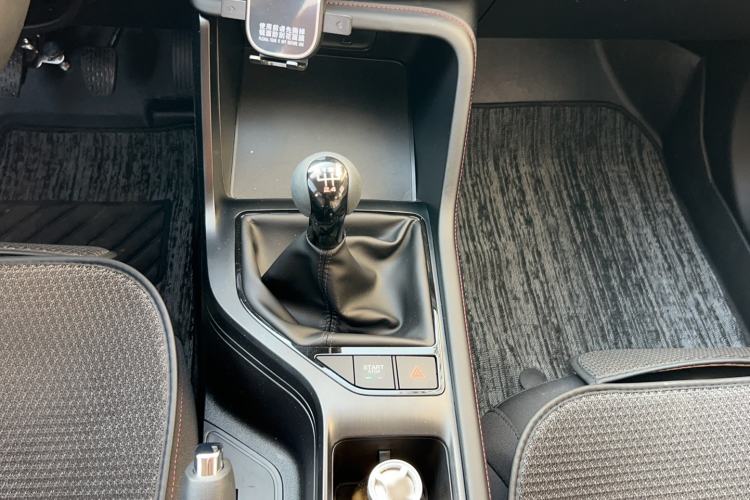 Used Roewe i5 2023 1.5L Manual Comfort Edition
