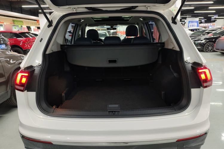 Used Volkswagen Tiguan L 2018 330TSI Automatic Two-Wheel Drive Luxury Edition
