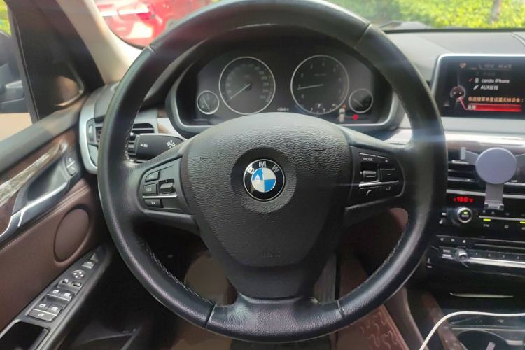 Used BMW X5 2015 xDrive28i
