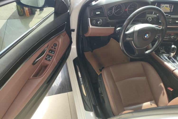 Used BMW 5 Series 2017 525Li Leading Model
