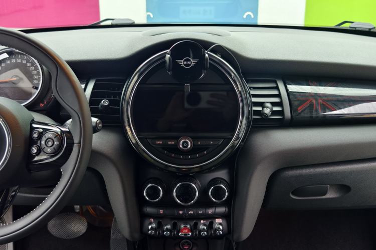 Used  MINI 2019 1.5T COOPER Artist
