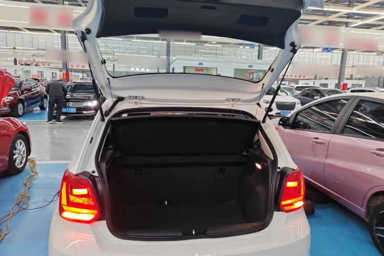 Used Volkswagen Polo 2016 1.4L Manual Fashion Model
