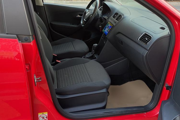 Used Volkswagen Polo 2016 1.6L Automatic Comfort Model