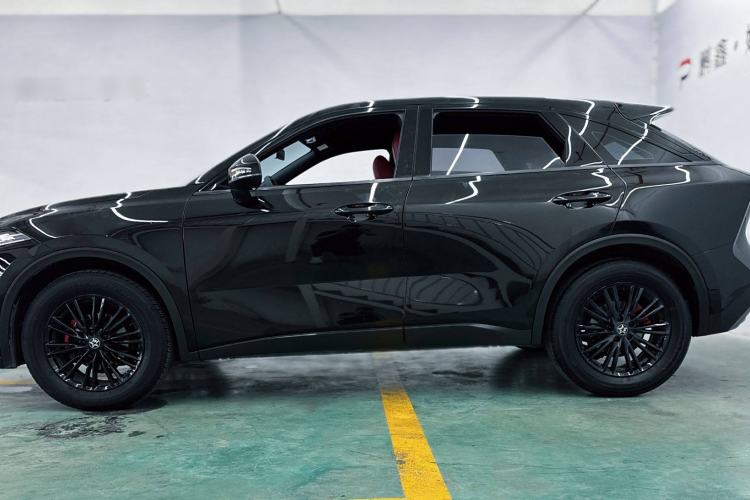 Used Venucia V 2022 260T Black Horse Edition · Idol
