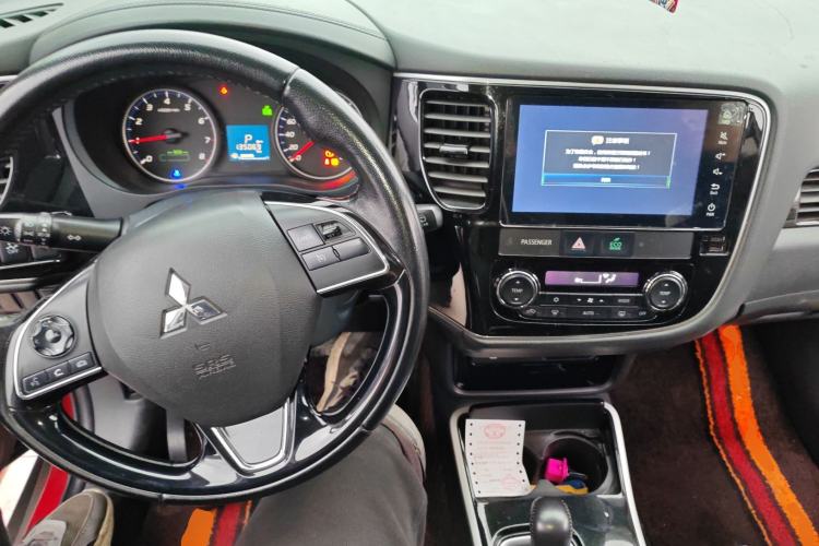 Used Mitsubishi Outlander 2018 2.0L Two-Wheel Drive Glory Edition 5 Seats
