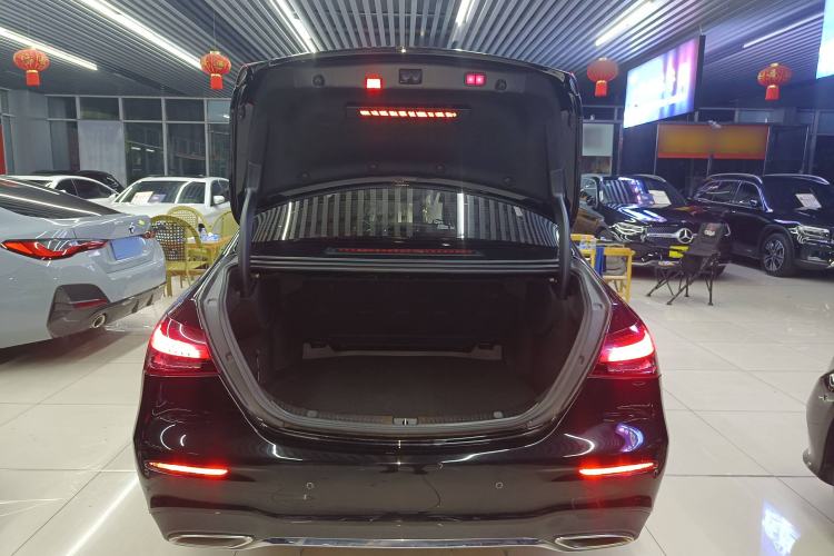 Used Mercedes-Benz E-Class 2021 Restyled E 300 L Sporty and Stylish Edition
