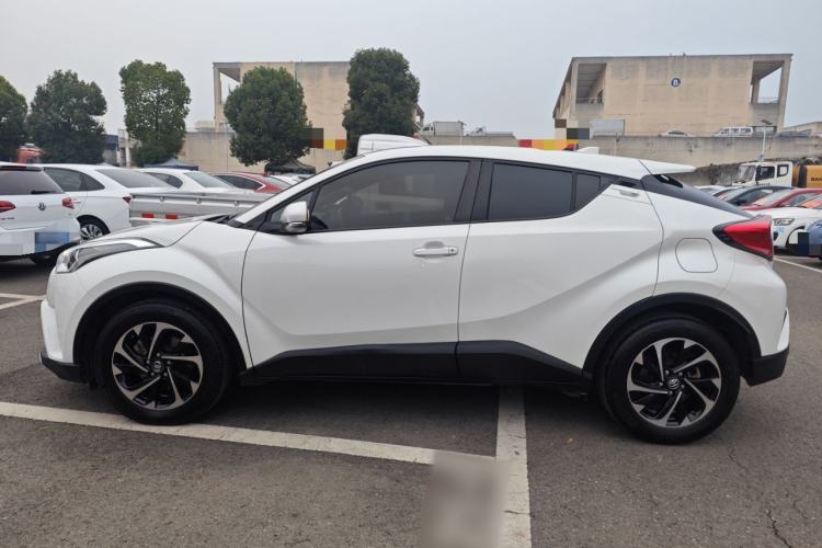 Used Toyota IZOA 2018 2.0L Yichi Version China VI Standard