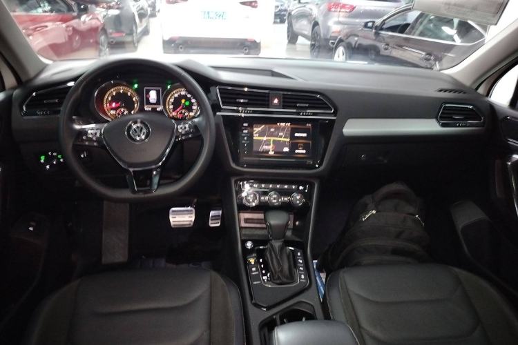 Used Volkswagen Tiguan L 2019 Revised 330TSI Automatic Two-Wheel Drive Smart & Luxury Edition China VI Standard