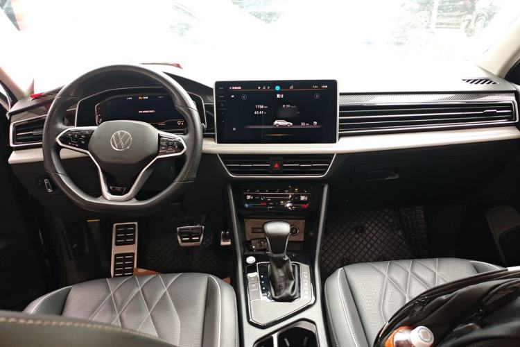 Used Volkswagen Tiguan L 2023 330TSI Automatic Two-Wheel Drive R-Line Enjoyment Edition