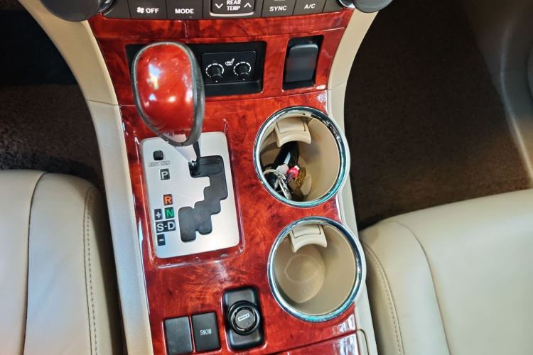 Used Toyota Highlander 2012 2.7L Two-Wheel Drive 7-Seater Ultimate Edition
