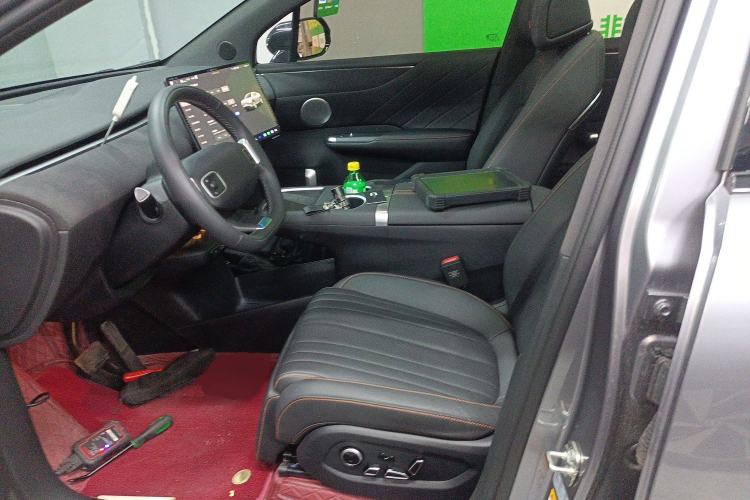 Used  E07 2025 All-Electric 4x4 90kWh Ultra High-Performance Edition
