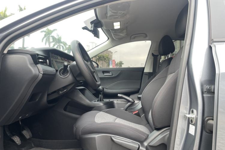 Used Roewe i5 2023 1.5L Manual Comfort Edition