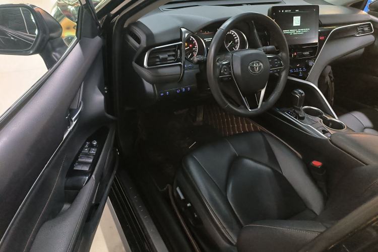 Used Toyota Camry 2021 2.0G Luxury Edition
