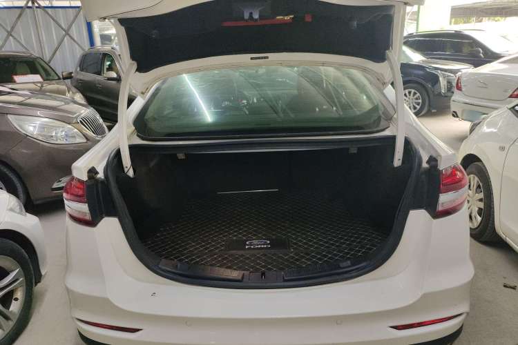 Used Ford Mondeo 2018 EcoBoost 180 Smart Control Fashion Model China VI Standard