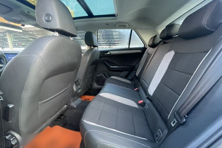 Used Volkswagen T-ROC 2018 230TSI DSG Two-Wheel Drive Advanced Version China V Standard
