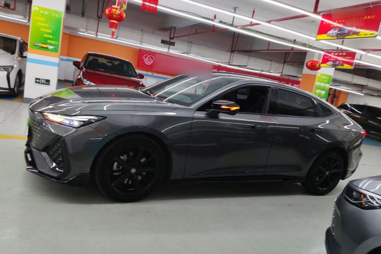 Used Changan UNI-V 2022 2.0T Leading-Speed Edition
