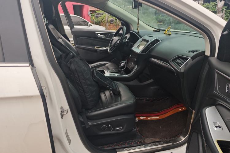 Used Ford Edge 2016 EcoBoost 245 Two-Wheel-Drive Titanium 7-Seater
