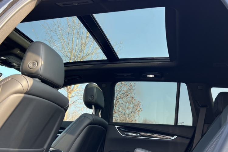 Used Cadillac XT6 2022 2.0T Six-Seater Four-Wheel-Drive Luxury Standard Edition
