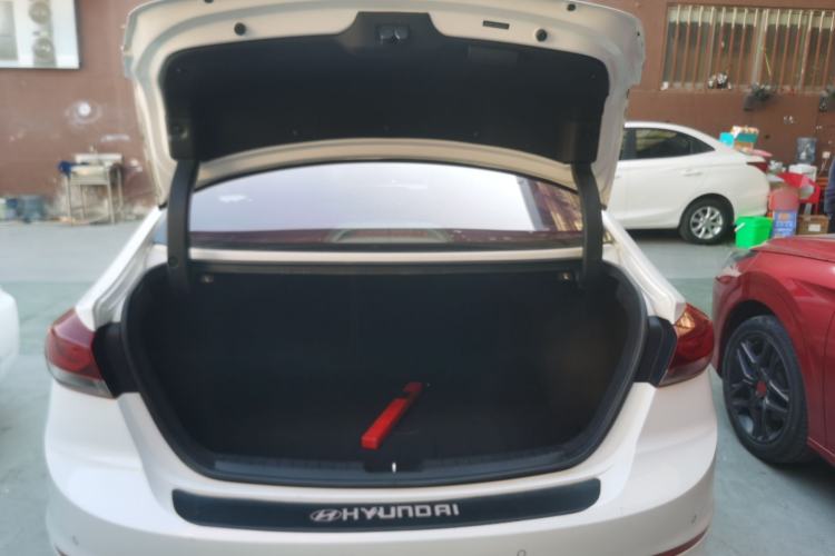 Used Hyundai Elantra 2016 1.6L Automatic ZhiXuan · Flagship Edition
