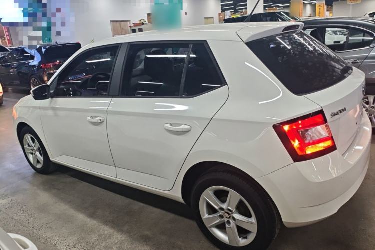 Used Skoda Fabia 2017 1.4L Automatic Car Enjoy Edition
