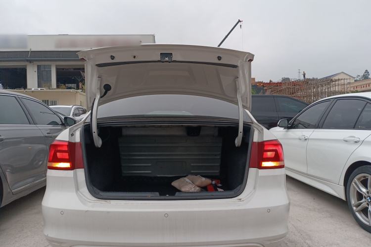 Used Volkswagen Santana 2015 1.6L Automatic Comfort Edition
