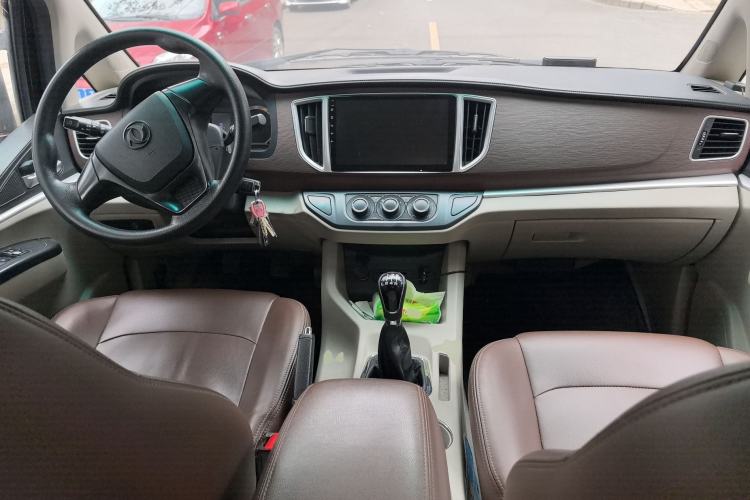 Used FORTHING Lingzhi 2018 M5L 1.6L 9-Seater Comfort Model