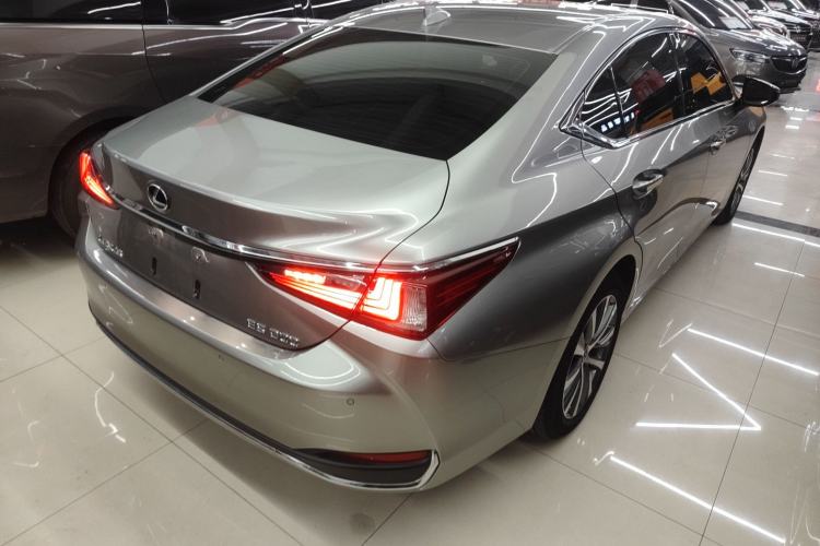 Used Lexus ES 2020 200 Excellence Edition
