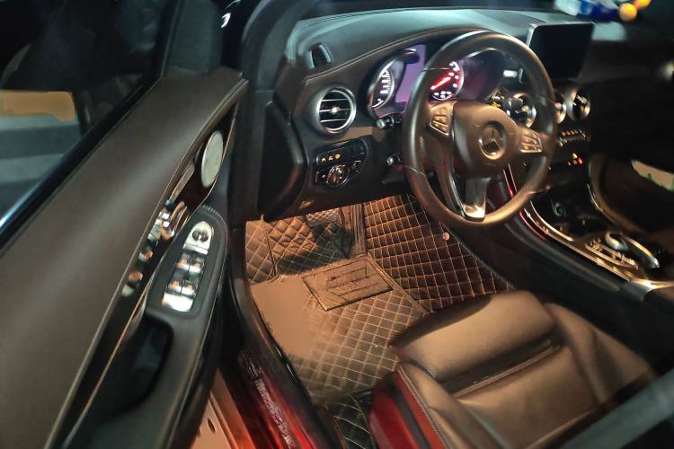 Used Mercedes-Benz GLC 2018 GLC 260 4MATIC Luxury Model
