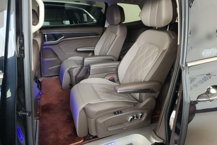 Used Volkswagen Viloran 2024 380TSI Premium Edition
