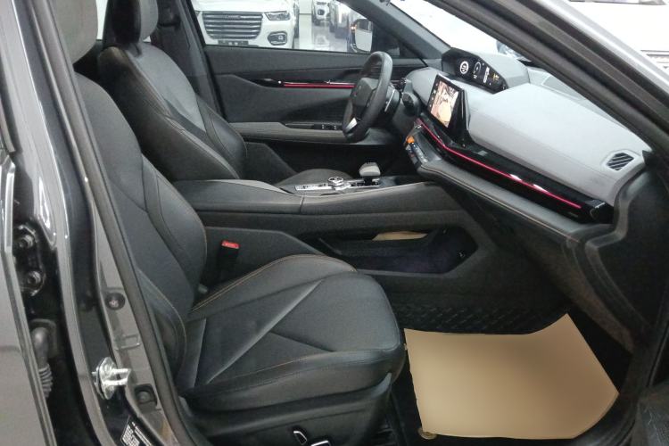 Used Changan UNI-V 2022 1.5T Prestige Version
