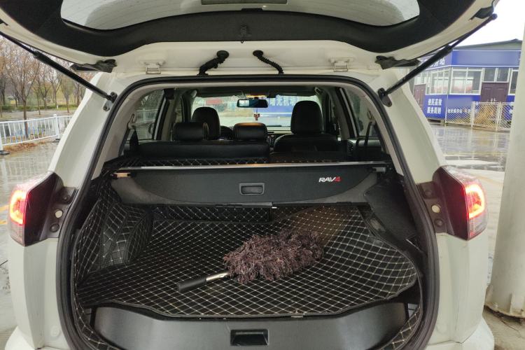 Used Toyota RAV4 2016 2.0L CVT Two-Wheel Drive Fashion Edition China V Standard
