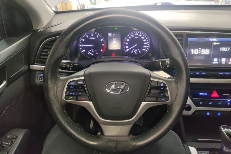Used Hyundai Elantra 2016 1.6L Automatic ZhiXuan – Elite Version
