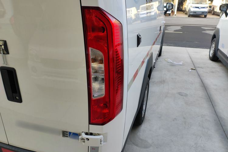 Used Foton Intelligent Blue Elf E7 2024 Facelifted All-Electric Van Flat Roof 2 Seats Evey Lithium Energy 41.86 kWh
