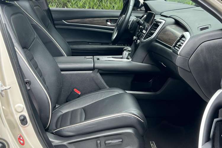 Used Honda UR-V 2017 240TURBO Two-Wheel Drive Luxury Edition China V
