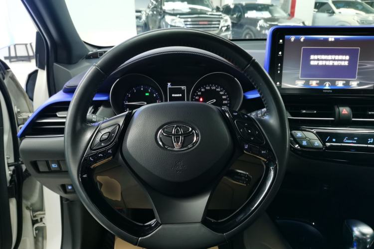 Used Toyota IZOA 2020 2.0L Yichi Version
