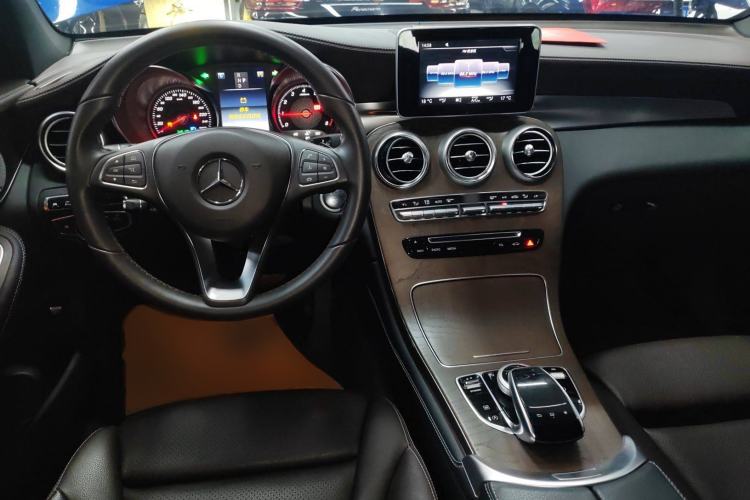 Used Mercedes-Benz GLC 2016 GLC 300 4MATIC Dynamic Model
