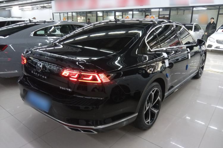 Used Volkswagen Magotan 2025 Zhongxiang Version 330TSI DSG Luxury Edition
