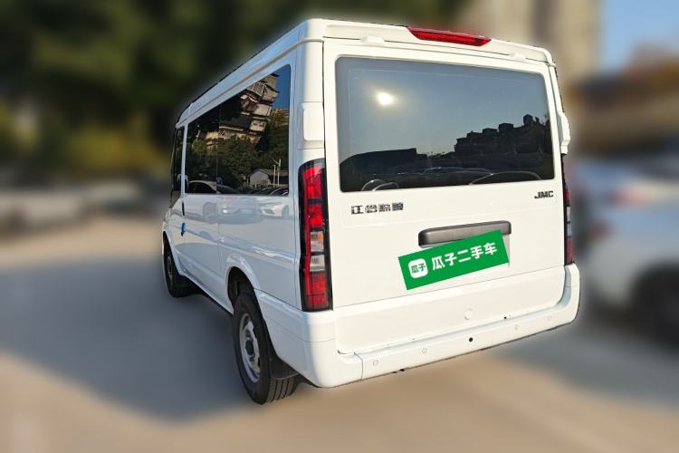 Used JMC Fushun 2025 2.0T 8AT Diesel Short-Wheelbase Low-Roof Commercial Multi-Purpose Passenger Vehicle with 5/6 Seats and Liftgate Tailgate