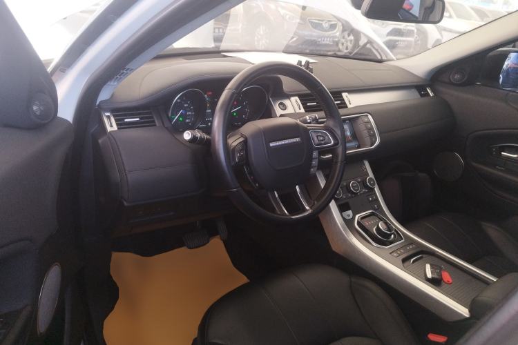 Used Land Rover Range Rover Evoque 2018 200PS PURE New Fashion Edition
