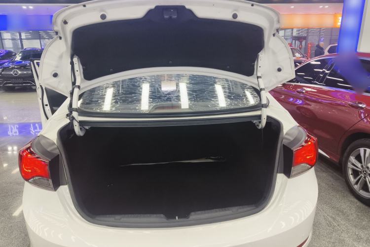 Used Hyundai Elantra (5th Generation / Langdong) 2016 1.6L Automatic Smart Version
