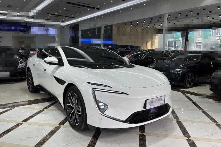 Used  12 2025 Max Extended-Range Edition
