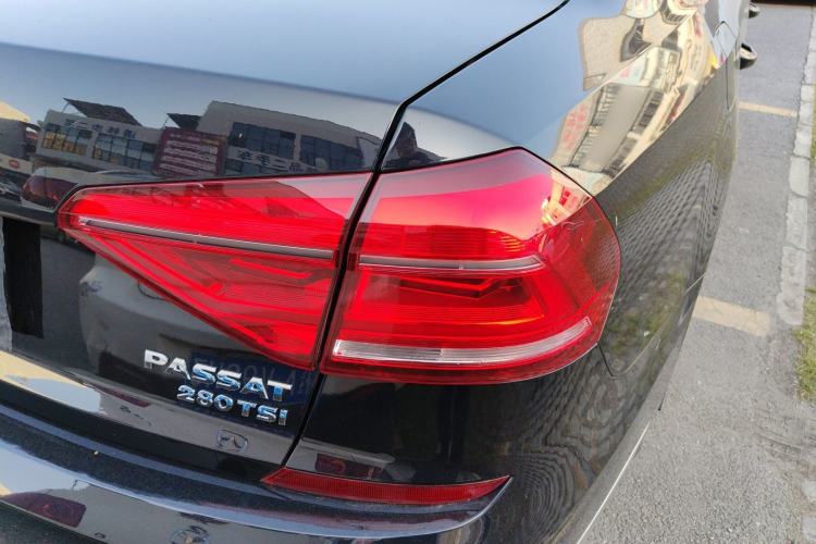 Used Volkswagen Passat 2017 280TSI DSG Luxury Edition
