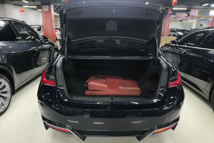 Used BMW i3 2022 eDrive 35 L
