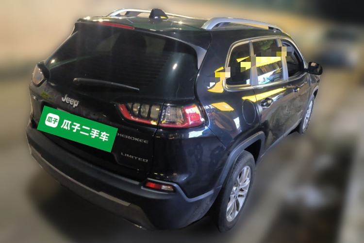 Used  Cherokee 2019 2.0T Two-Wheel Drive Smart Enjoyment Version China V

