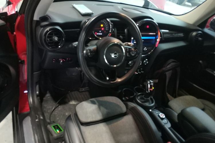 Used  MINI 2019 1.5T COOPER Classic Edition
